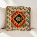 Kilim párnahuzat 40x40 kézi készítésű etnikai párna